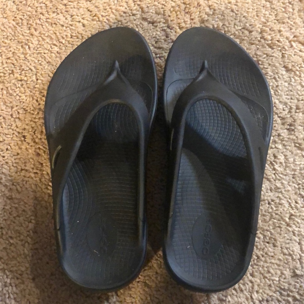 Oofos Black Sandals